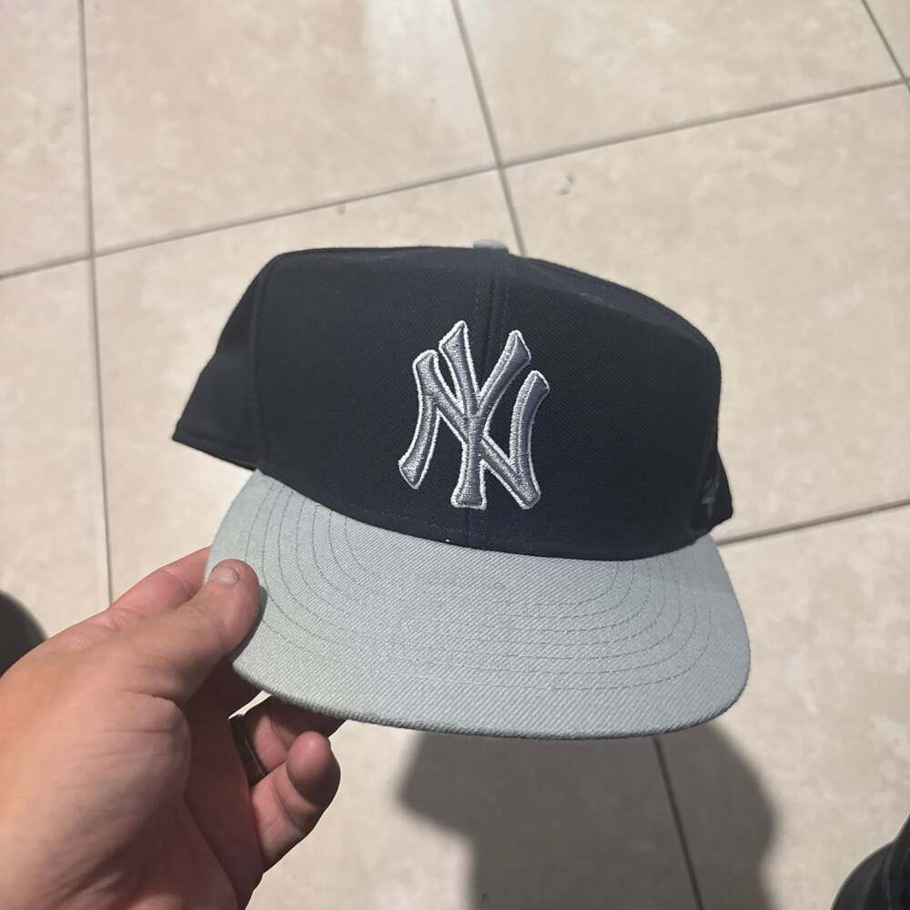 New York Yankees '47 Brand Snapback Hat - Navy Blue and Grey